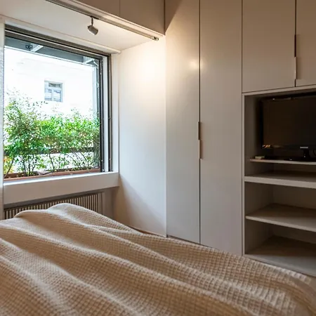 Hidesign Tube Luxury In Kolonaki *